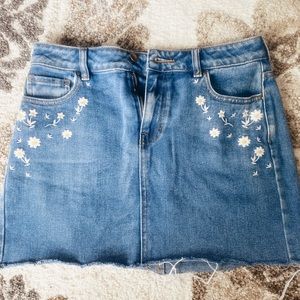 embroidered daisy skirt